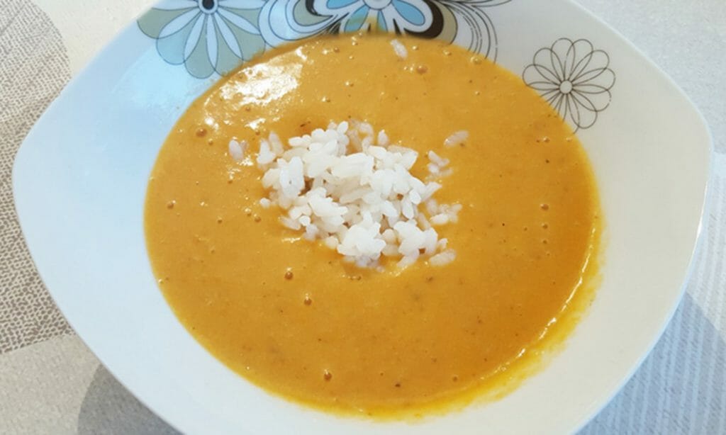 Korenčkova juha z rižem