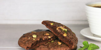 Piškoti s pistacijami in temno čokolado